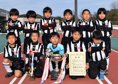 ☆1年生の部優勝 鳶尾 Jr サッカークラブ