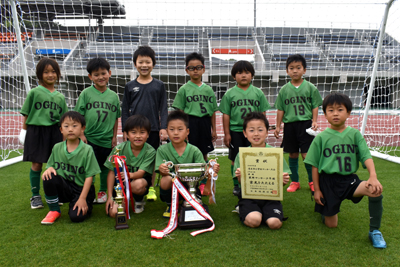 2年生の部 優勝 荻野サッカー少年団