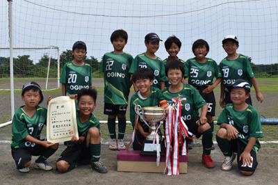 3年生の部優勝　荻野サッカー少年団